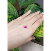 2.11 Ct. Pink Sapphire from Ceylon (Sri Lanka) Life Style