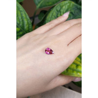 2.21 Ct. Purplish Pink Sapphire from Madagascar Life Style