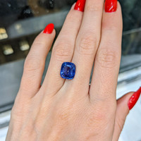 6.19 Ct. Blue Sapphire from Ceylon (Sri Lanka) Life Style