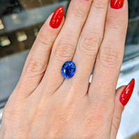 5.28 Ct. Blue Sapphire from Ceylon (Sri Lanka) Life Style