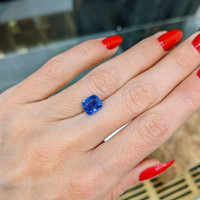 3.00 Ct. Blue Sapphire from Ceylon (Sri Lanka) Life Style