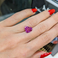4.06 Ct. Pink Sapphire from Ceylon (Sri Lanka) Life Style
