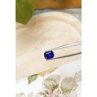 3.05 Ct. Blue Sapphire from Ceylon (Sri Lanka) Life Style