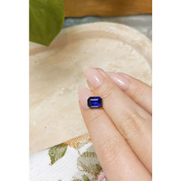 3.05 Ct. Blue Sapphire from Ceylon (Sri Lanka) Life Style