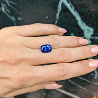 5.31 Ct. Blue Sapphire from Ceylon (Sri Lanka) Life Style