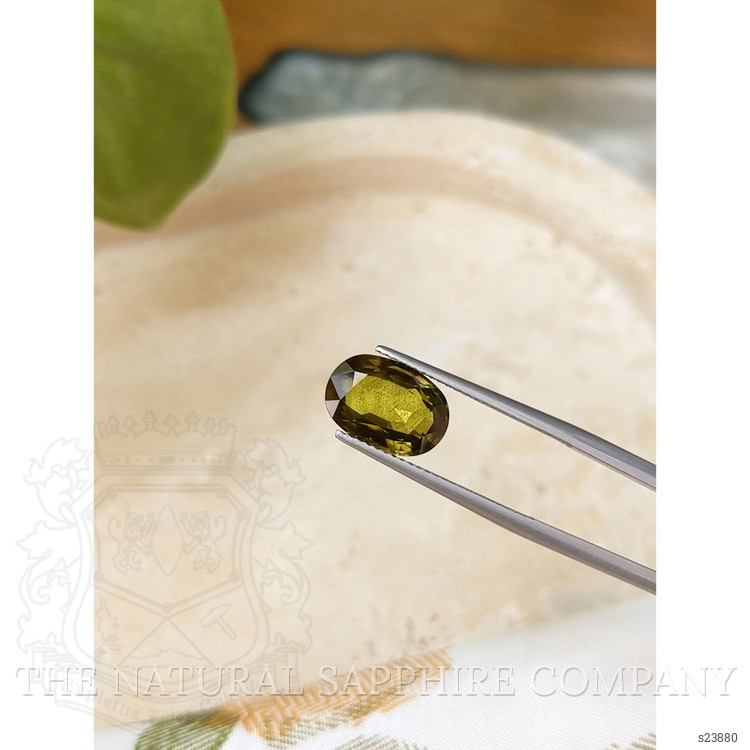 4.98 Ct. Yellowish Green Sapphire from Ceylon (Sri Lanka)