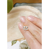 2.61 Ct. Yellow Sapphire from Ceylon (Sri Lanka) Life Style