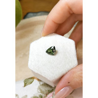 3.25 Ct. Green Sapphire from Ceylon (Sri Lanka) Life Style