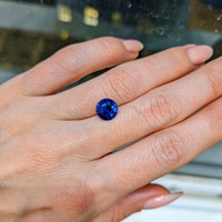 2.52 Ct. Blue Sapphire from Ceylon (Sri Lanka) Life Style