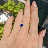 1.01 Ct. Blue Sapphire from Ceylon (Sri Lanka) Life Style