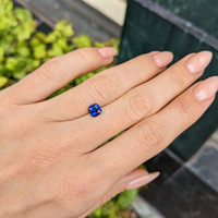 1.01 Ct. Blue Sapphire from Ceylon (Sri Lanka) Life Style