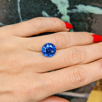 6.50 Ct. Blue Sapphire from Ceylon (Sri Lanka) Life Style