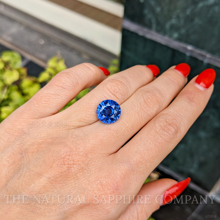 6.50 Ct. Blue Sapphire from Ceylon (Sri Lanka)