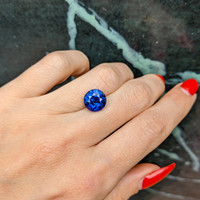 5.07 Ct. Blue Sapphire from Ceylon (Sri Lanka) Life Style