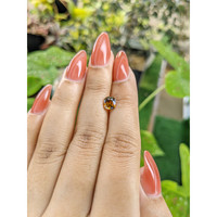 1.27 Ct. Bi Color Sapphire from Ceylon (Sri Lanka) Life Style