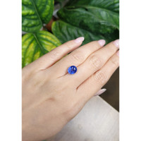 4.02 Ct. Blue Sapphire from Ceylon (Sri Lanka) Life Style