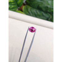 3.02 Ct. Pink Sapphire from Ceylon (Sri Lanka) Life Style
