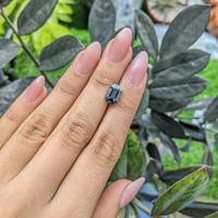 4.01 Ct. Sapphire from Nigeria Life Style