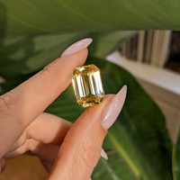 18.62 Ct. Yellow Sapphire from Ceylon (Sri Lanka) Life Style