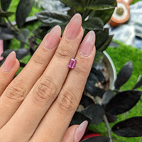 1.00 Ct. Pink Sapphire from Mozambique Life Style