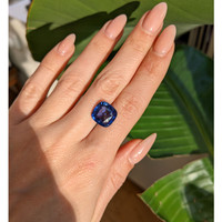 6.76 Ct. Blue Sapphire from Ceylon (Sri Lanka) Life Style