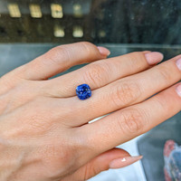 3.09 Ct. Blue Sapphire from Ceylon (Sri Lanka) Life Style