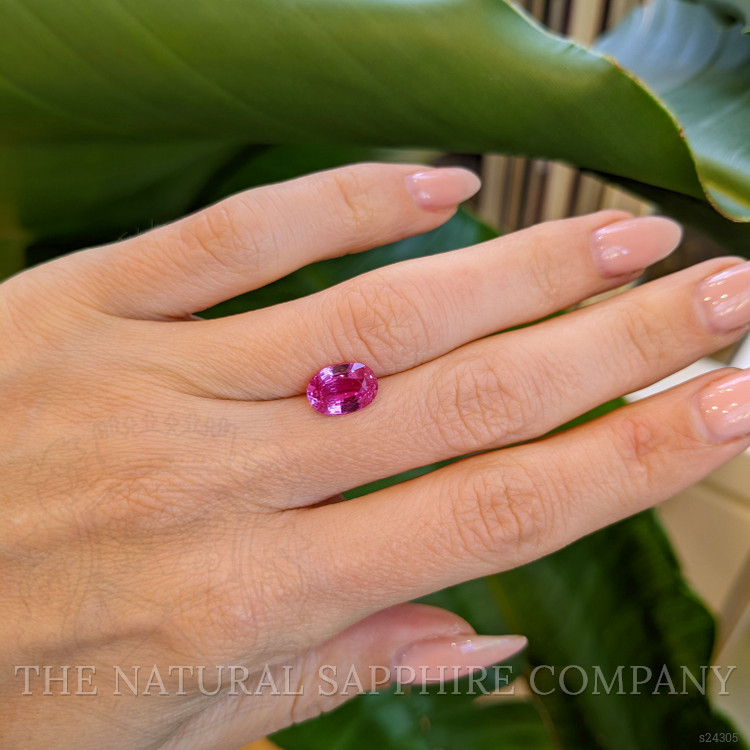 2.63 Ct. Pink Sapphire from Ceylon (Sri Lanka)