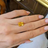 4.01 Ct. Yellow Sapphire from Ceylon (Sri Lanka) Life Style