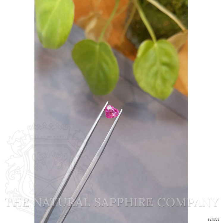 1.25 Ct. Padparadscha Sapphire from Ceylon (Sri Lanka)
