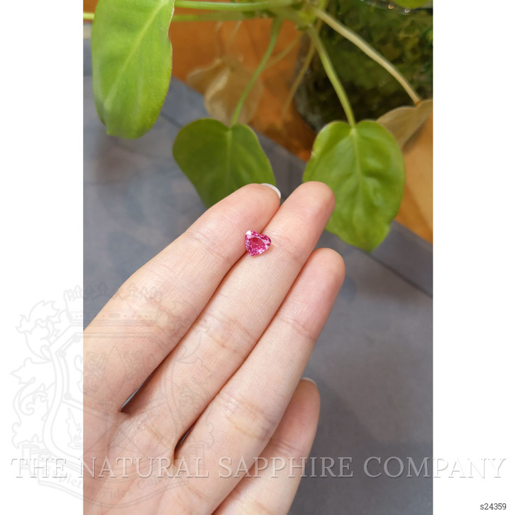 1.07 Ct. Padparadscha Sapphire from Ceylon (Sri Lanka)