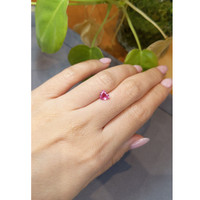 1.07 Ct. Padparadscha Sapphire from Ceylon (Sri Lanka) Life Style