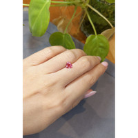 1.16 Ct. Padparadscha Sapphire from Ceylon (Sri Lanka) Life Style