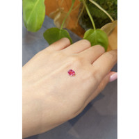 1.02 Ct. Padparadscha Sapphire from Ceylon (Sri Lanka) Life Style