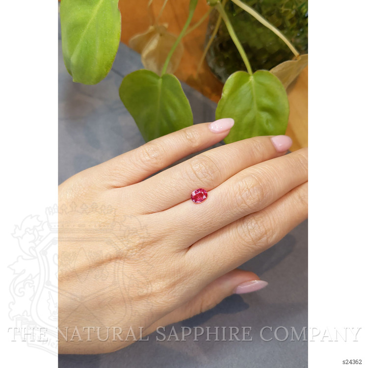 1.02 Ct. Padparadscha Sapphire from Ceylon (Sri Lanka)