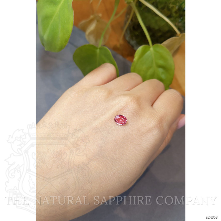 1.02 Ct. Padparadscha Sapphire from Ceylon (Sri Lanka)