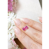 2.28 Ct. Pink Sapphire from Ceylon (Sri Lanka) Life Style