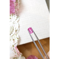 2.28 Ct. Pink Sapphire from Ceylon (Sri Lanka) Life Style