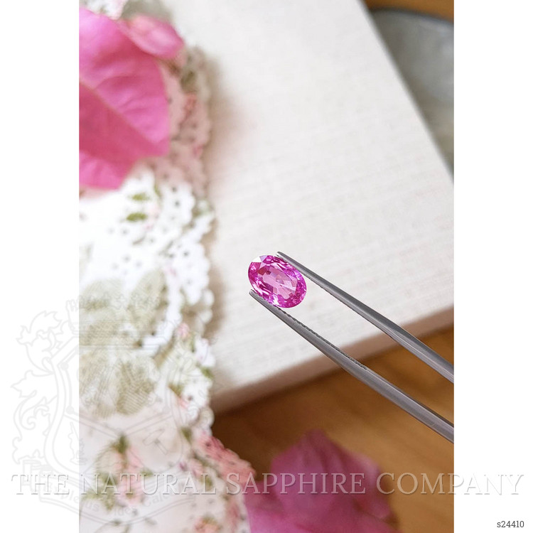 1.95 Ct. Pink Sapphire from Ceylon (Sri Lanka)
