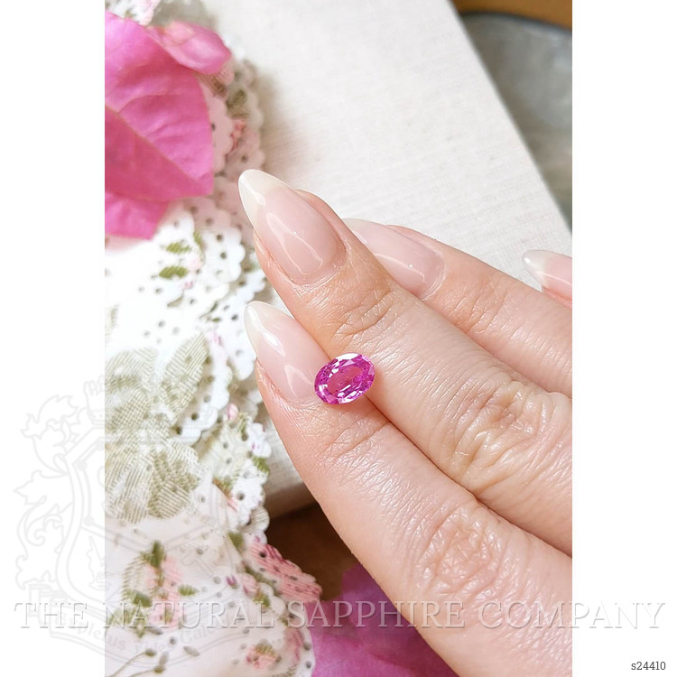 1.95 Ct. Pink Sapphire from Ceylon (Sri Lanka)