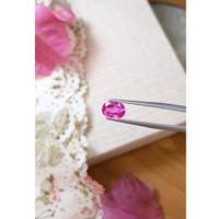 2.04 Ct. Pink Sapphire from Ceylon (Sri Lanka) Life Style