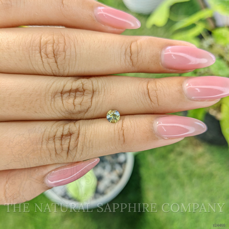 0.38 Ct. Bi Color Sapphire from Ceylon (Sri Lanka)