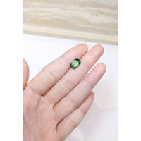 3.55 Ct. Green Sapphire from Ceylon (Sri Lanka) Life Style