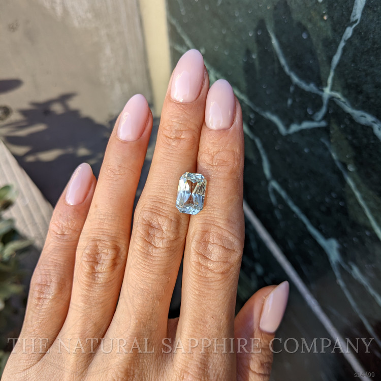 6.45 Ct. Yellowish Green Sapphire from Ceylon (Sri Lanka)