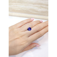 3.00 Ct. Blue Sapphire from Ceylon (Sri Lanka) Life Style