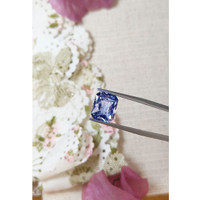 5.12 Ct. Blue Sapphire from Ceylon (Sri Lanka) Life Style
