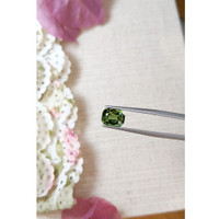 4.05 Ct. Green Sapphire from Ceylon (Sri Lanka) Life Style