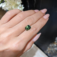 4.05 Ct. Green Sapphire from Ceylon (Sri Lanka) Life Style