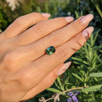 4.05 Ct. Green Sapphire from Ceylon (Sri Lanka) Life Style