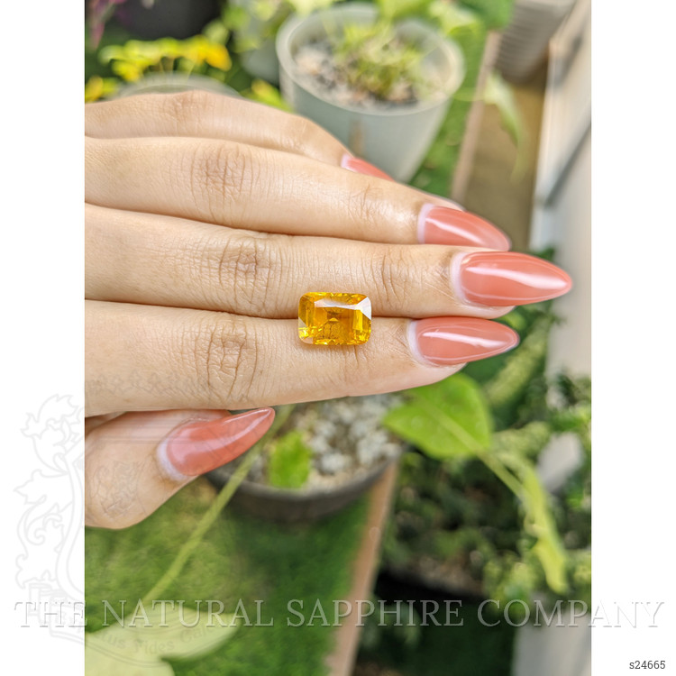 7.55 Ct. Yellowish Orange Sapphire from Ceylon (Sri Lanka)