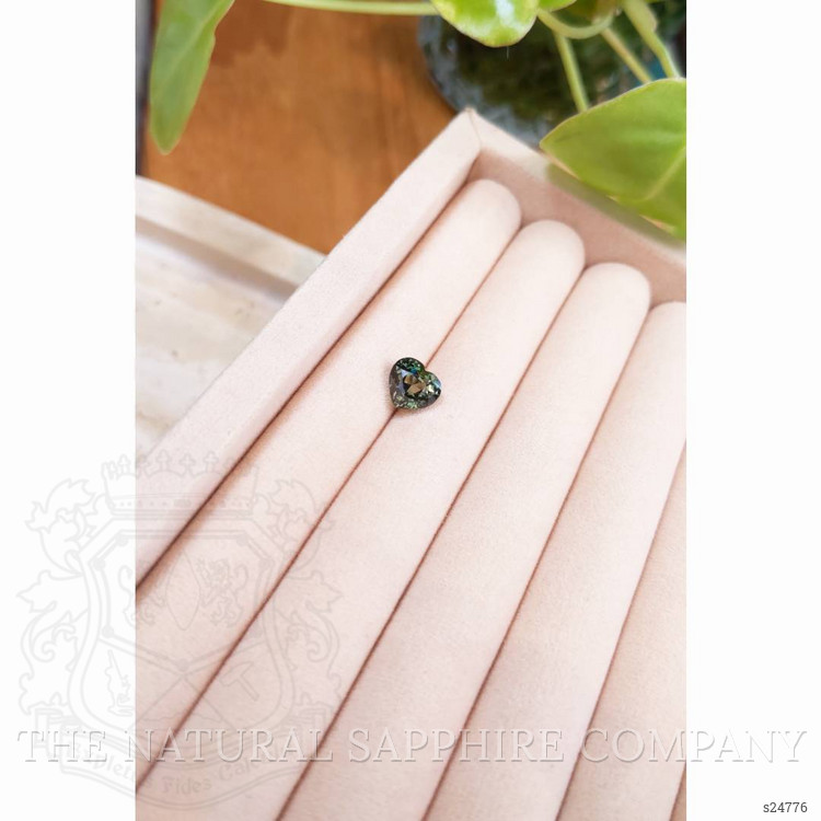 3.54 Ct. Yellowish Green Sapphire from Ceylon (Sri Lanka)